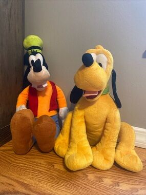 DISNEY JUNIOR MICKEY STUFFED PLUSH GOOFY 17" & PLUTO 12" PREOWNED W/TAGS NICE